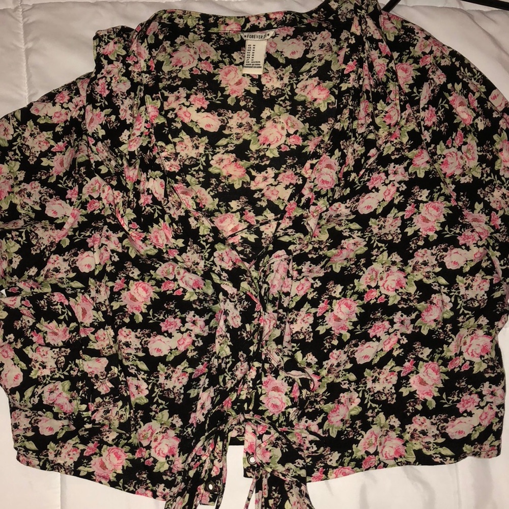 Flowered top - Picture 2 of 3